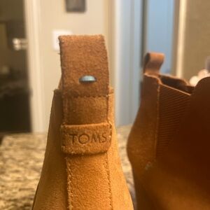 TOMS Kids Tan Suede Boots